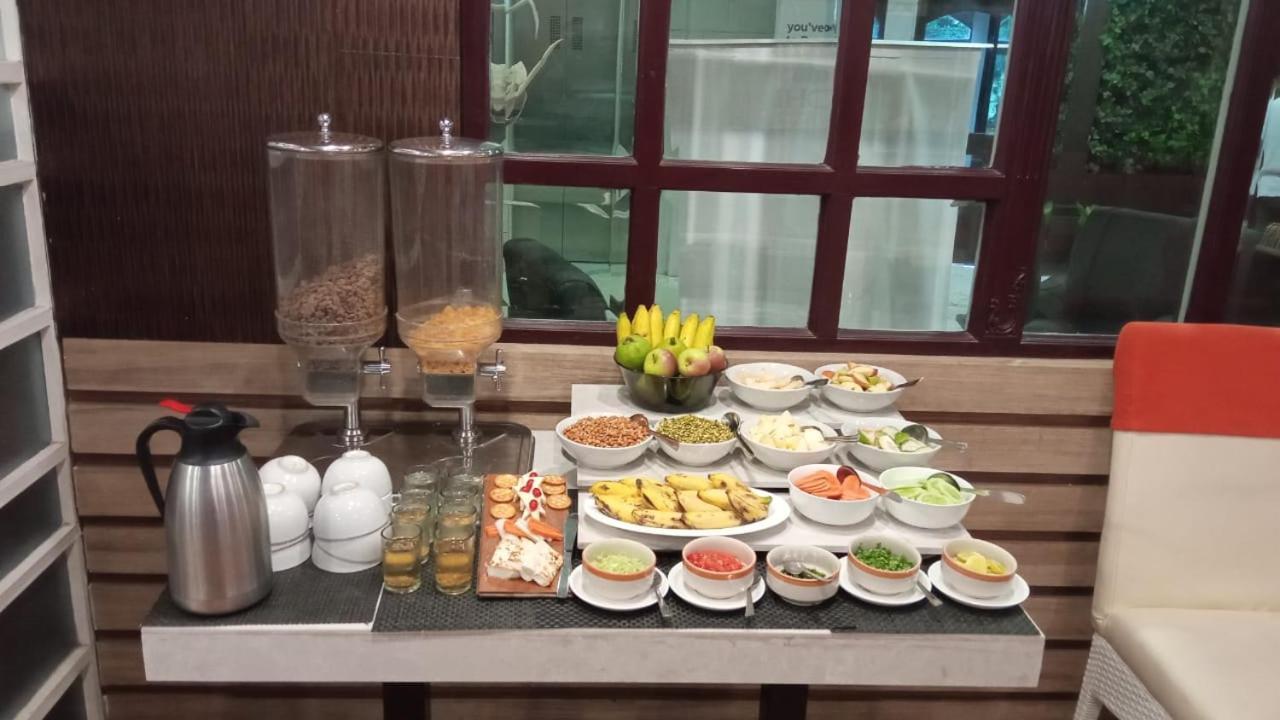 Hotel Mahadev Palace Диогар Екстериор снимка