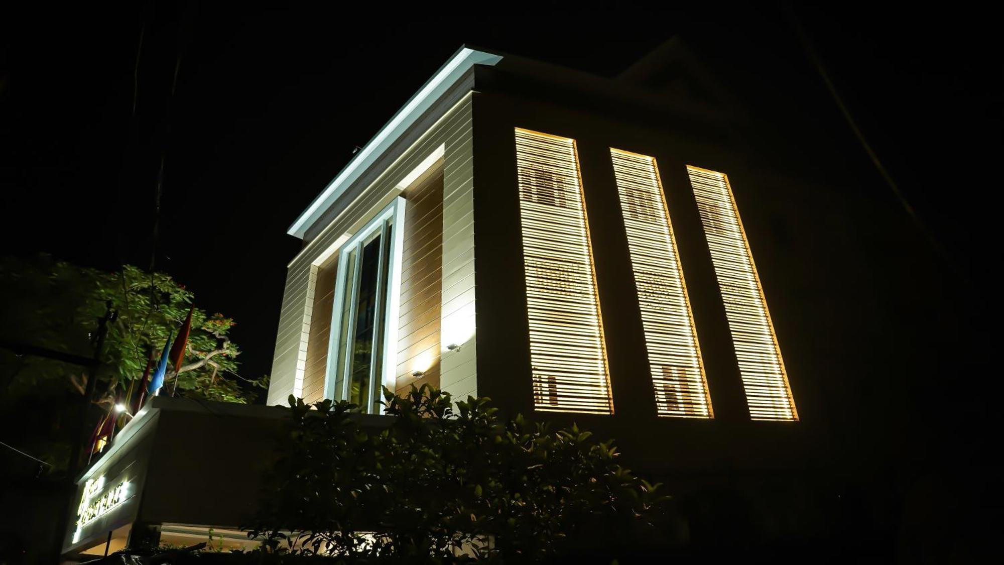 Hotel Mahadev Palace Диогар Екстериор снимка