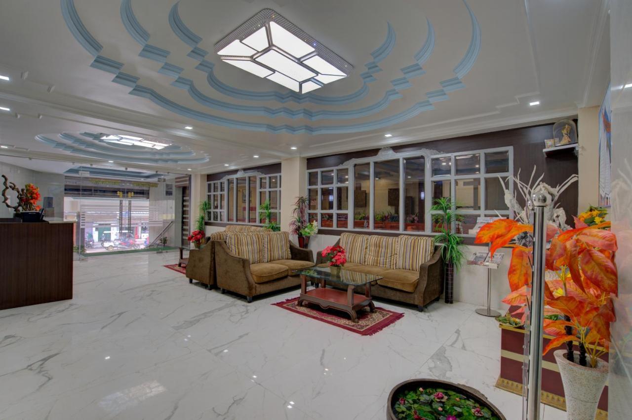 Hotel Mahadev Palace Диогар Екстериор снимка