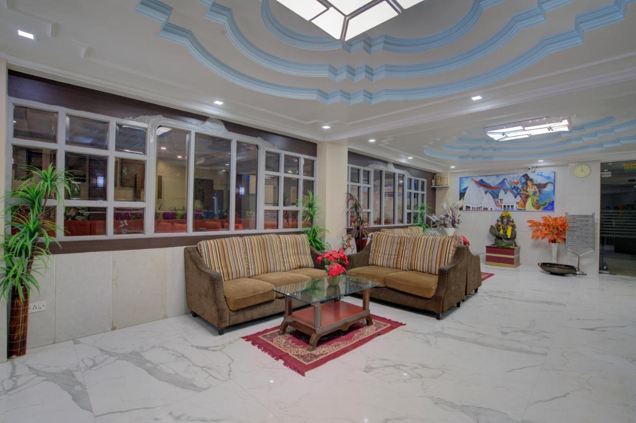 Hotel Mahadev Palace Диогар Екстериор снимка
