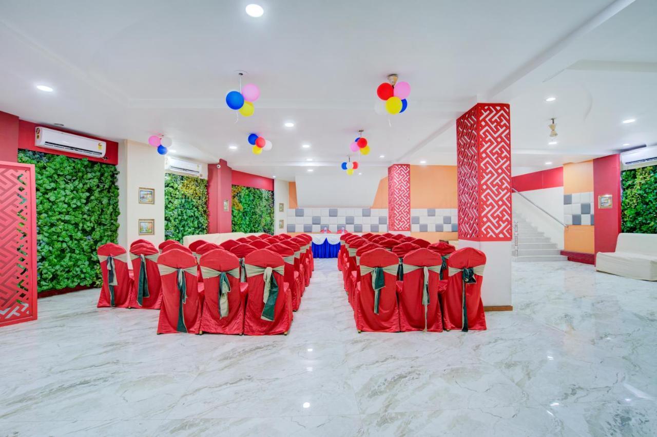 Hotel Mahadev Palace Диогар Екстериор снимка