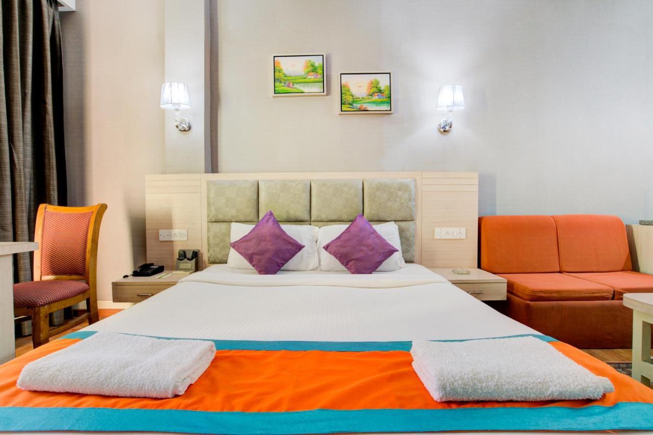 Hotel Mahadev Palace Диогар Екстериор снимка