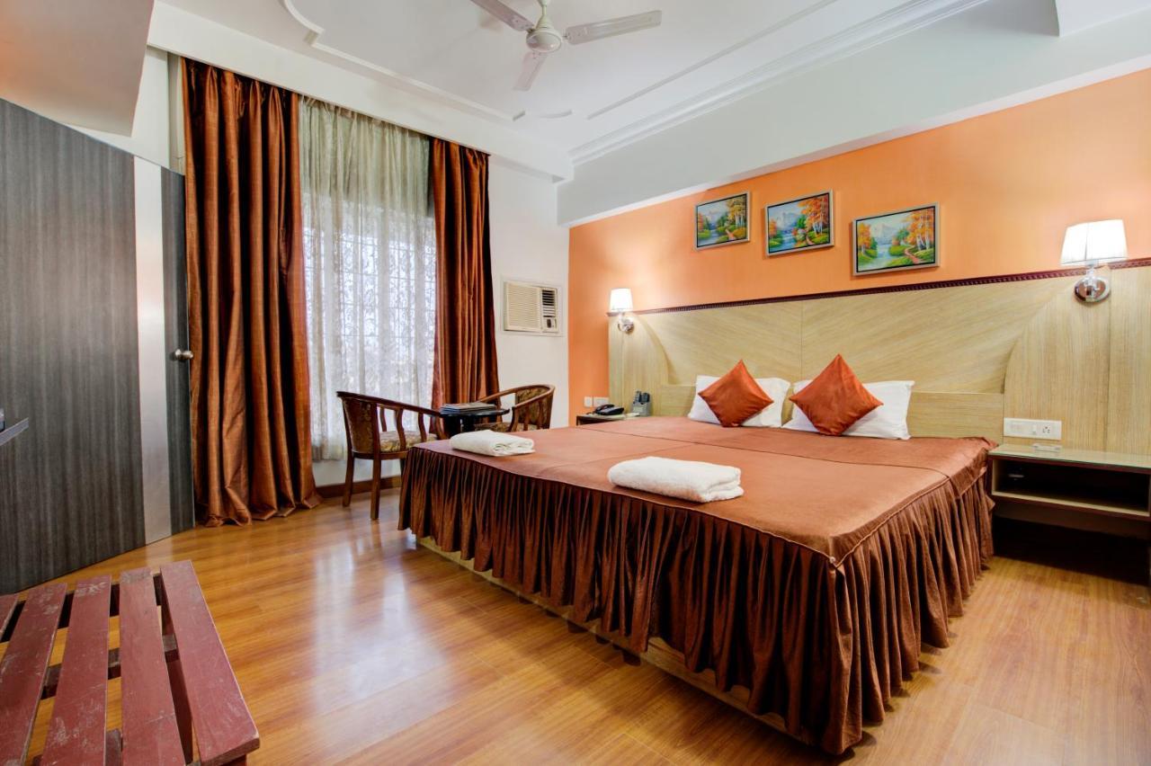Hotel Mahadev Palace Диогар Екстериор снимка
