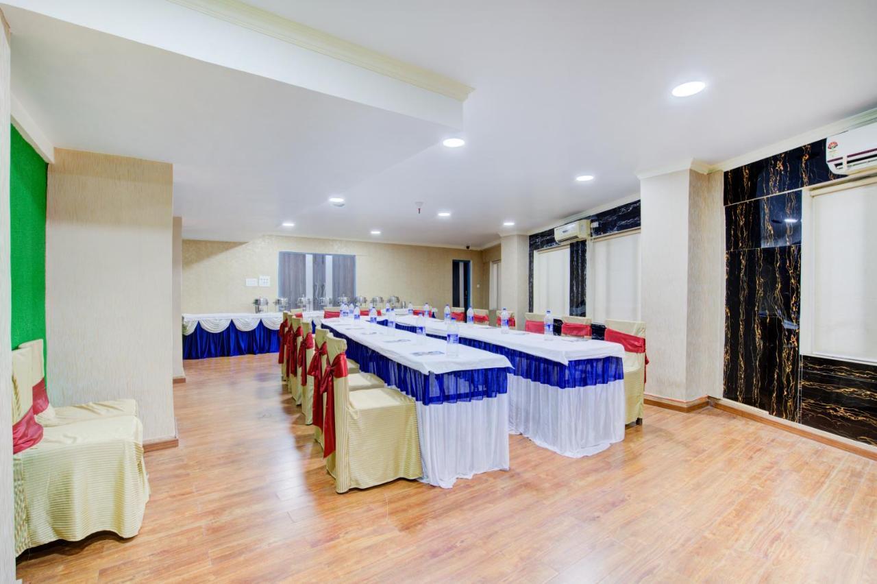 Hotel Mahadev Palace Диогар Екстериор снимка