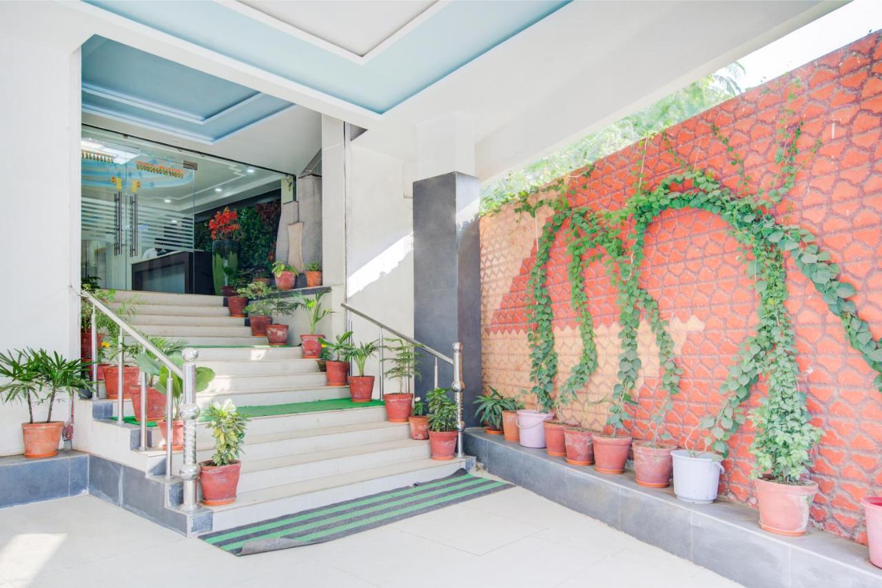 Hotel Mahadev Palace Диогар Екстериор снимка