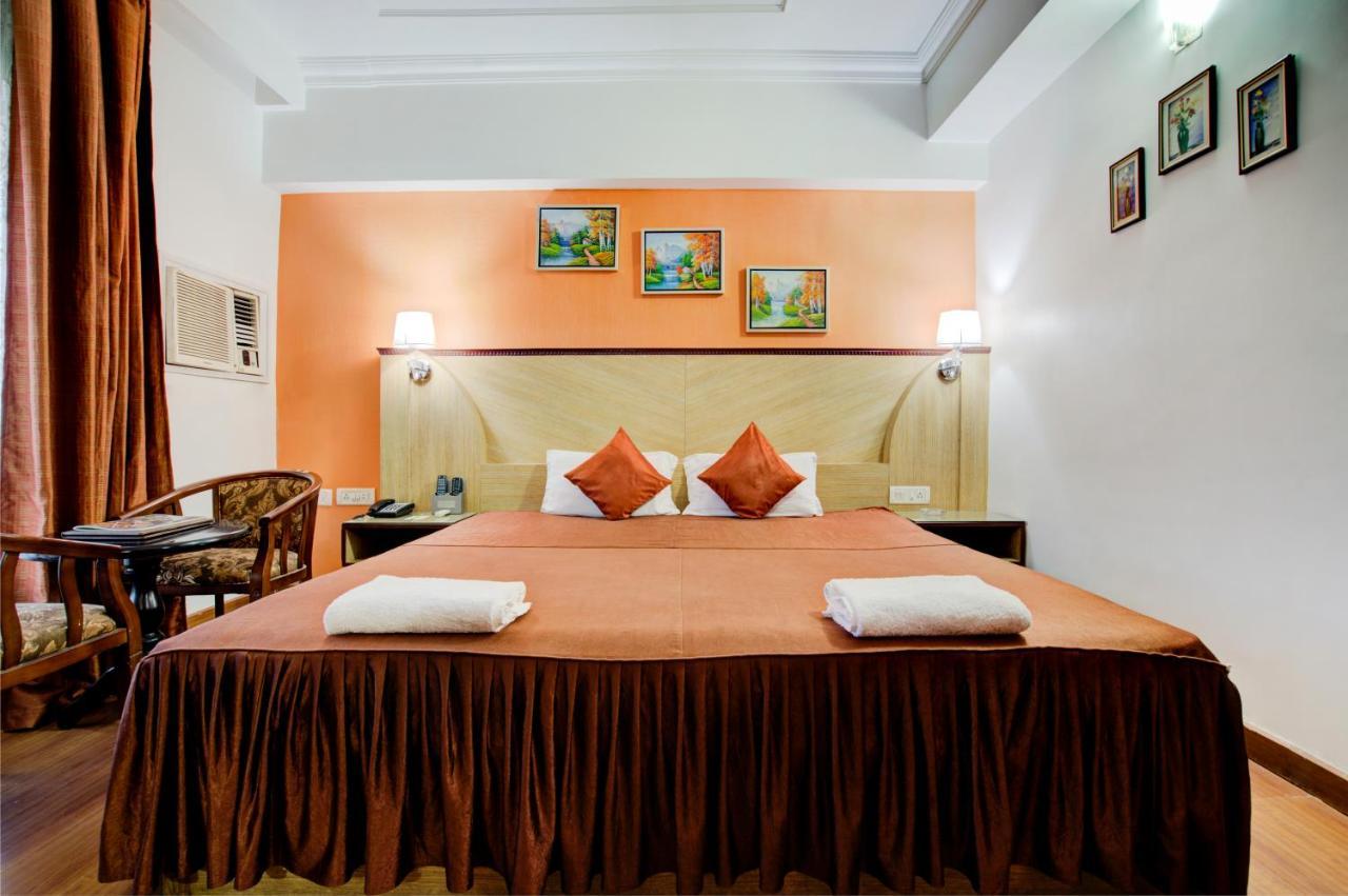 Hotel Mahadev Palace Диогар Екстериор снимка
