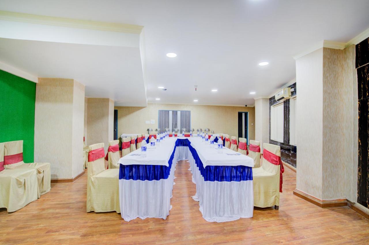Hotel Mahadev Palace Диогар Екстериор снимка