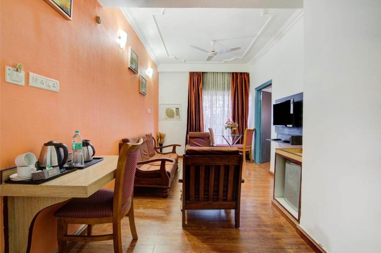Hotel Mahadev Palace Диогар Екстериор снимка