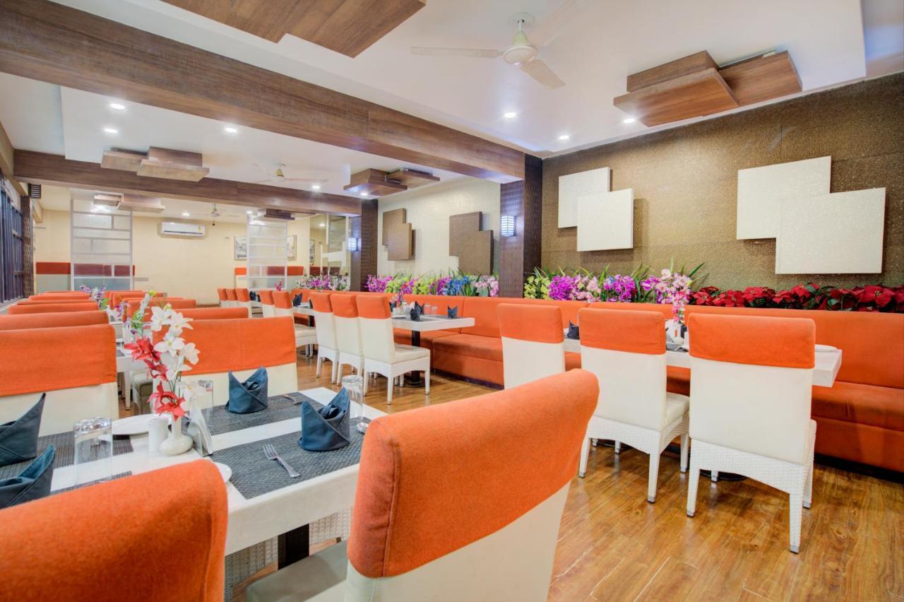 Hotel Mahadev Palace Диогар Екстериор снимка