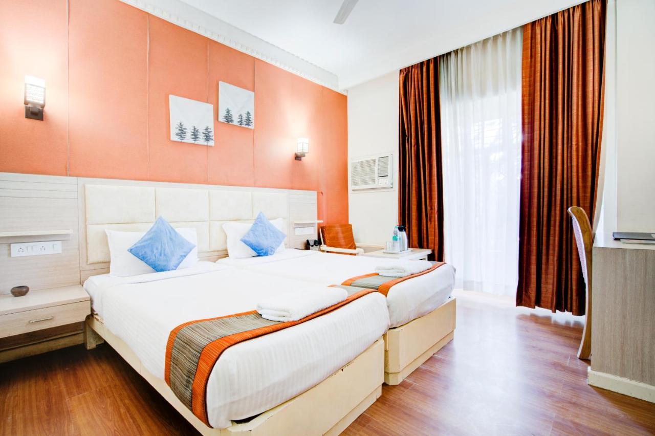 Hotel Mahadev Palace Диогар Екстериор снимка